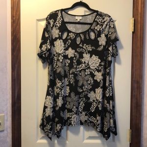 Avenue 14/16 Handkerchief hem tunic with light flock design and neck cutouts